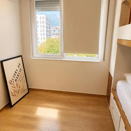Vatra Free Parking 티라나